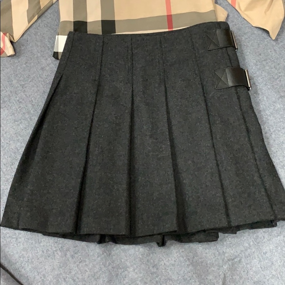 Authentic Burberry Britt wall wrap skirt-EUC
